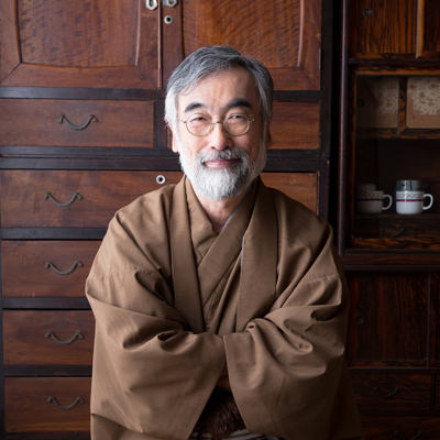 骨董鑑定士